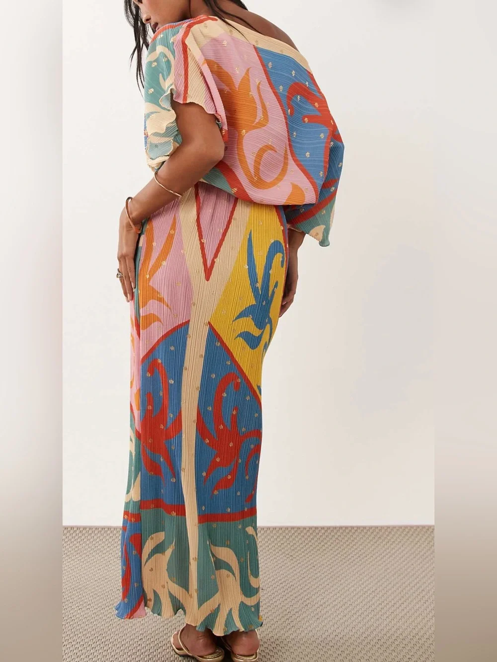 Petite Tilly off shoulder plisse maxi dress in kaleidoscope print